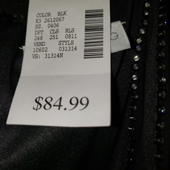 Ladies dress - Picture 3 of 3